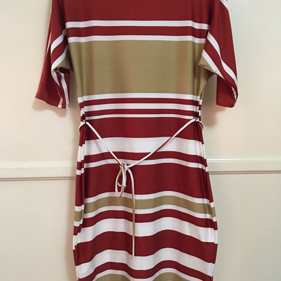 Petite dress in good condition - Picture 5 of 8